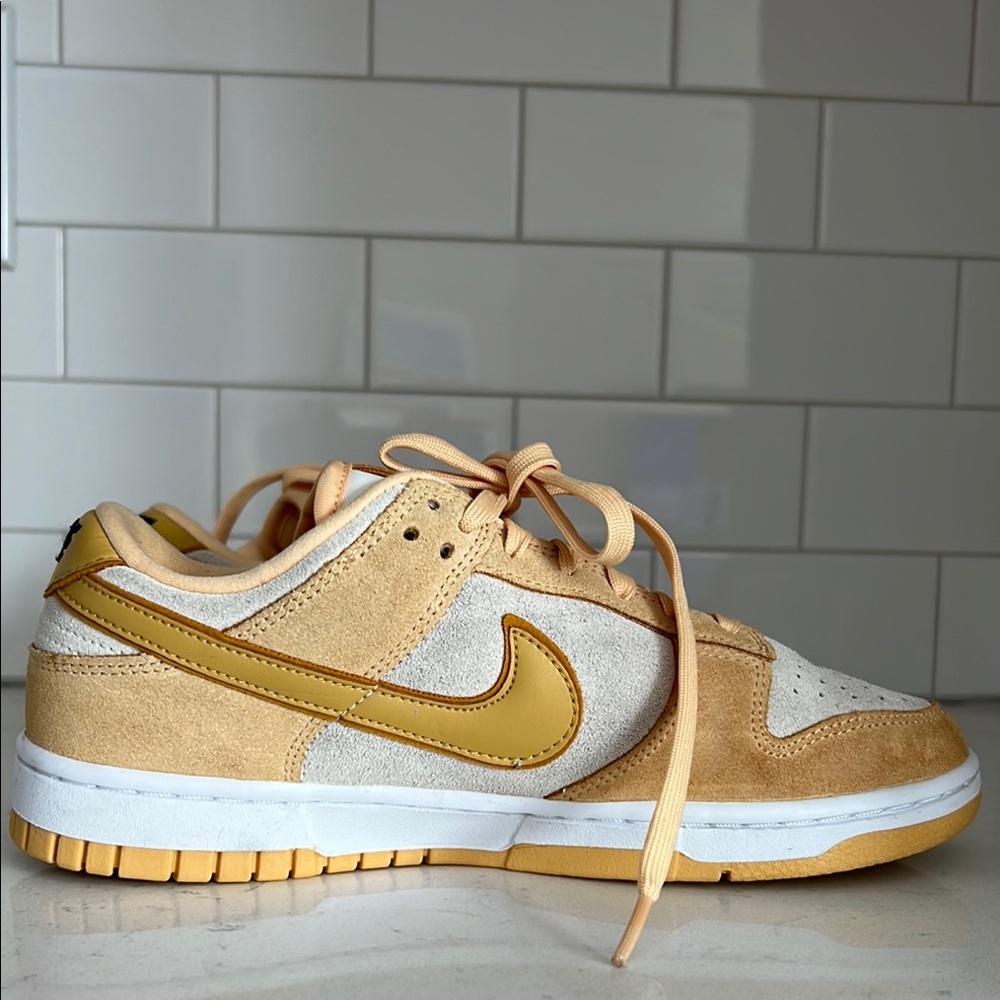 Very Good - Women's Nike Dunk Low LX Sneaker - White / Yellow - Gold - Size W7 - Picture 8 of 16